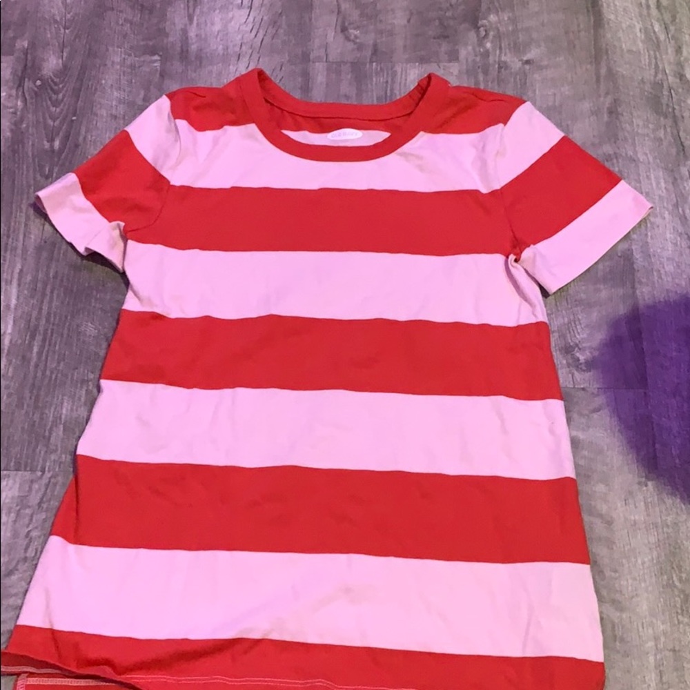 1) small, old navy 2) small, billa bong
